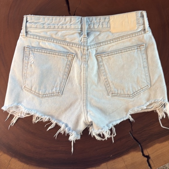GRLFRND Helena Short in Kiki/Light-wash Distressed Jean Shorts/ size 26 - Picture 6 of 7